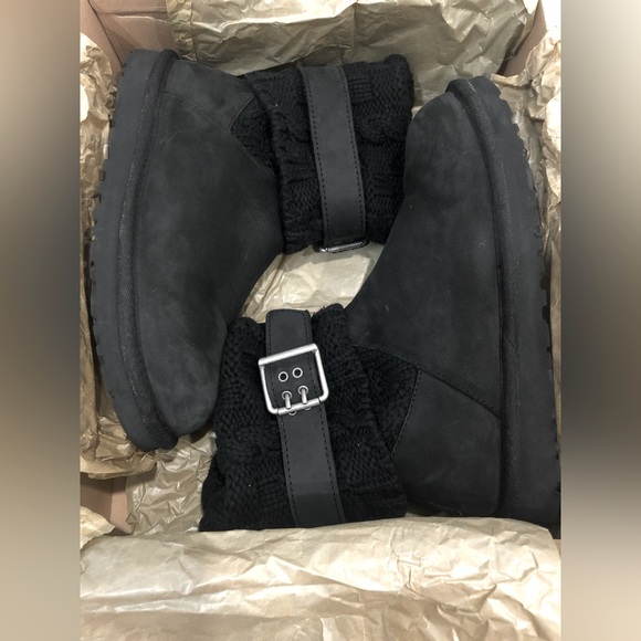 UGG Shoes - Authentic black UGG Australia Cassidee size 7 USA.